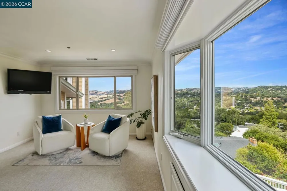 87 Claremont Ave Orinda, CA 94563