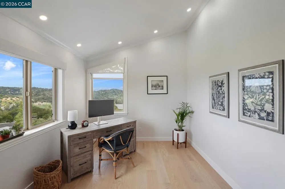 87 Claremont Ave Orinda, CA 94563