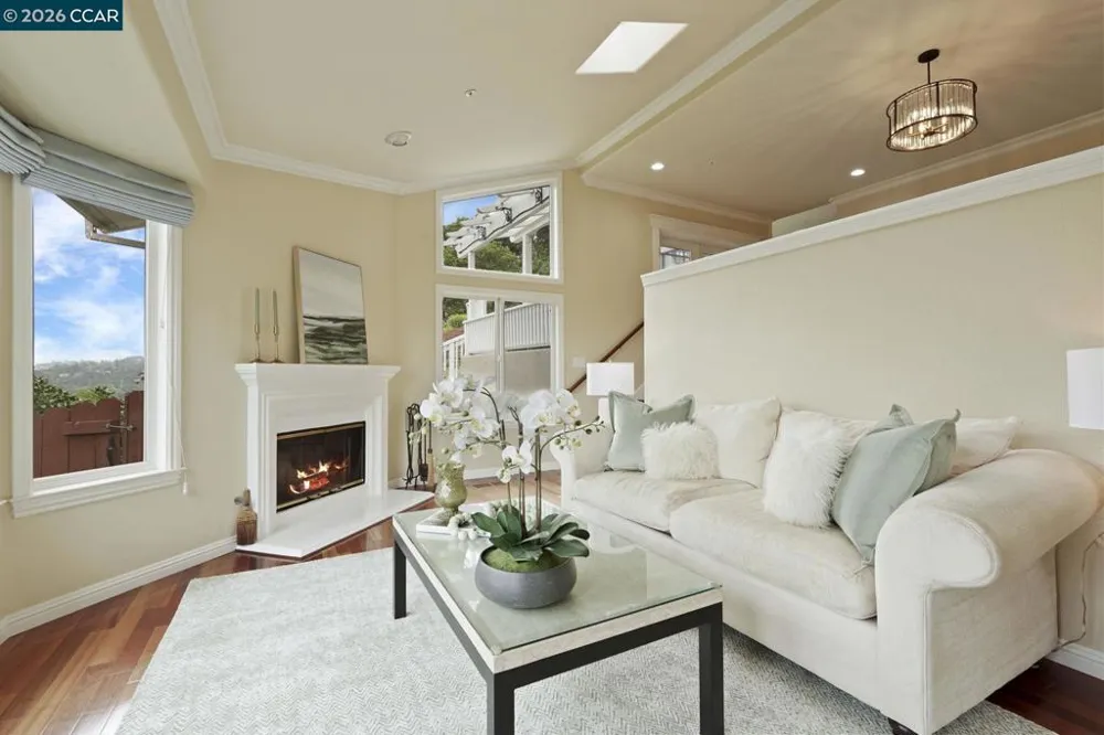 87 Claremont Ave Orinda, CA 94563