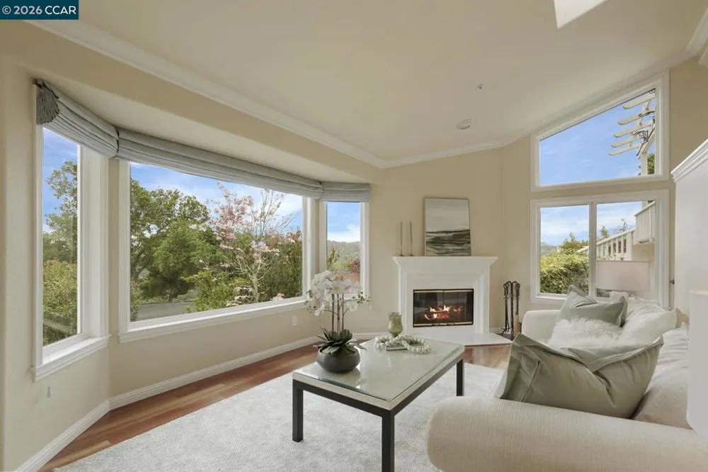 87 Claremont Ave Orinda, CA 94563