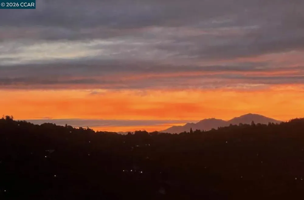 87 Claremont Ave Orinda, CA 94563