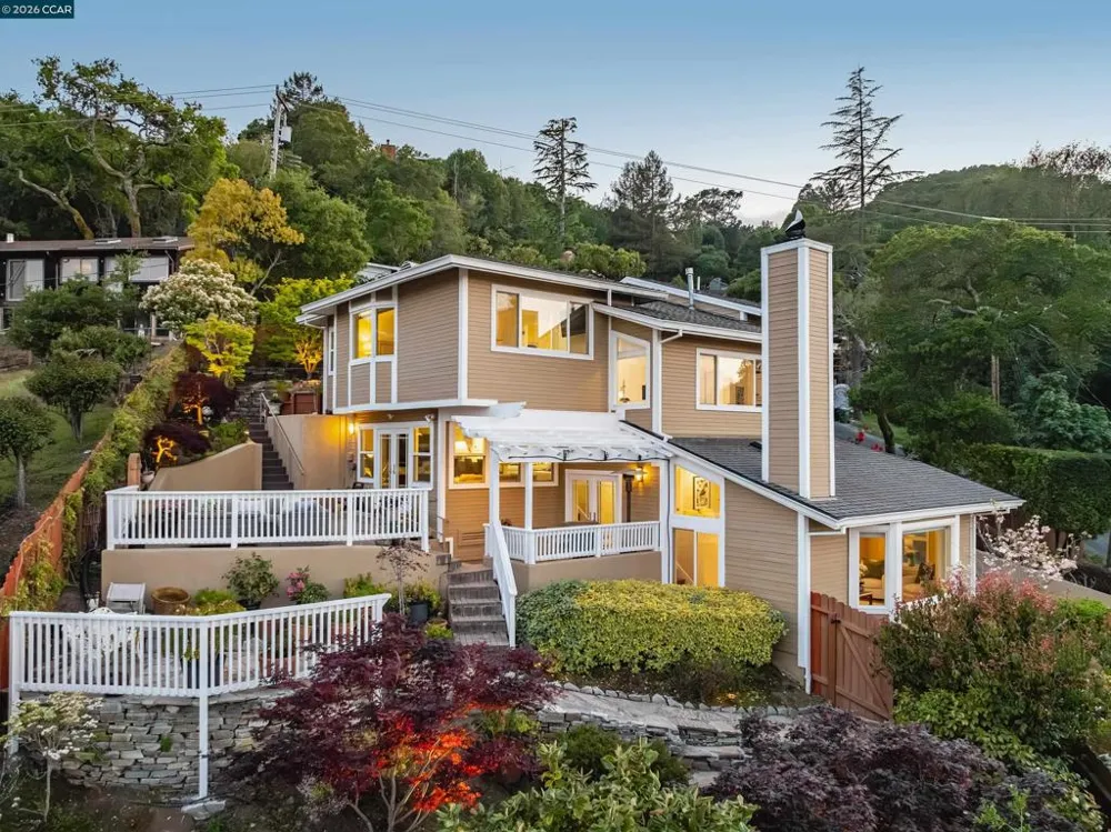 87 Claremont Ave Orinda, CA 94563