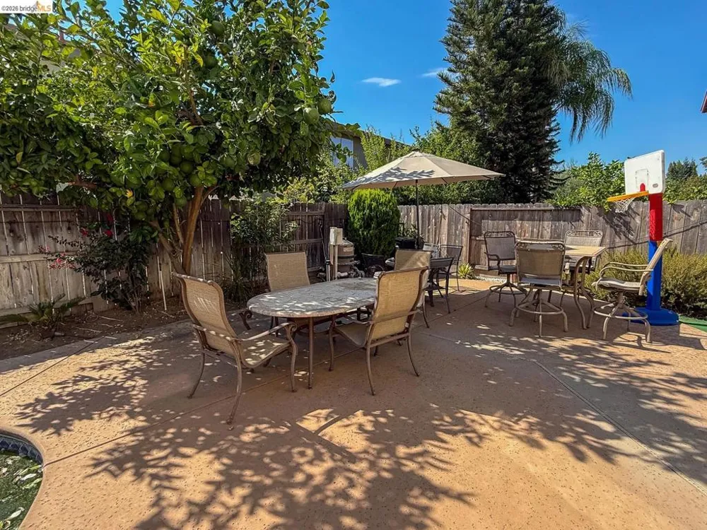 4033 Hopkins Ln Modesto, CA 95356