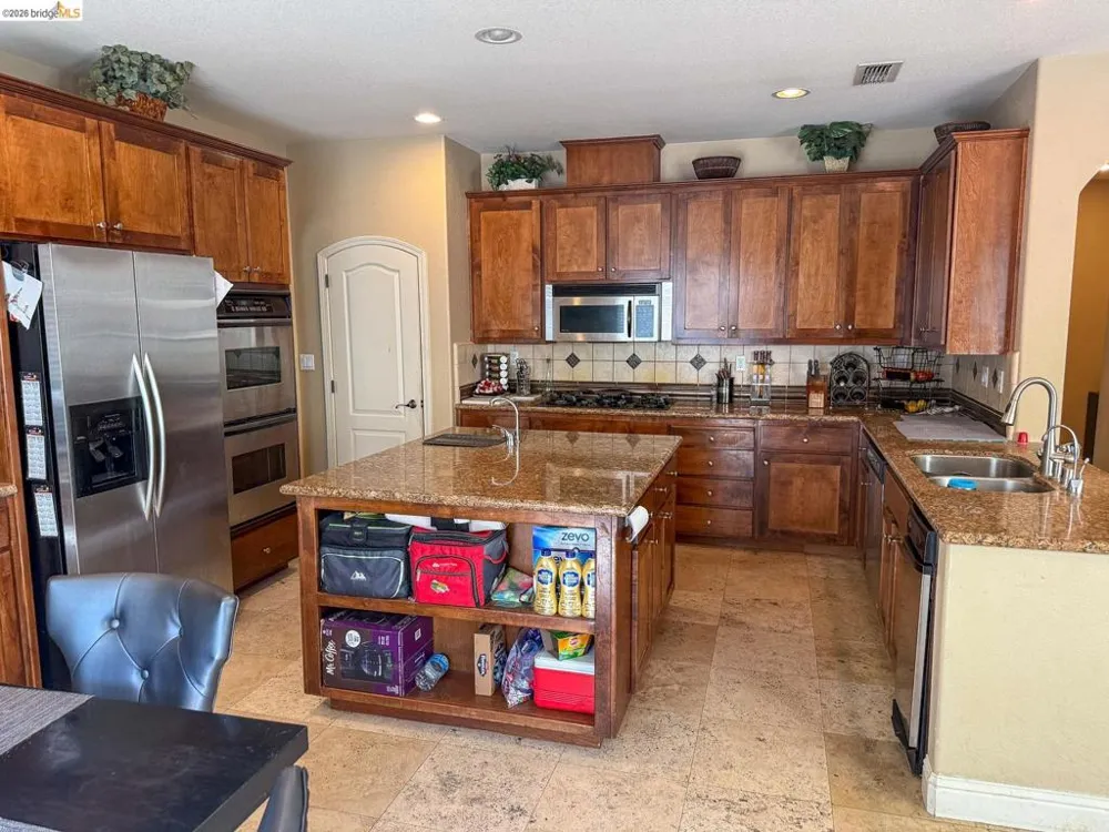 4033 Hopkins Ln Modesto, CA 95356