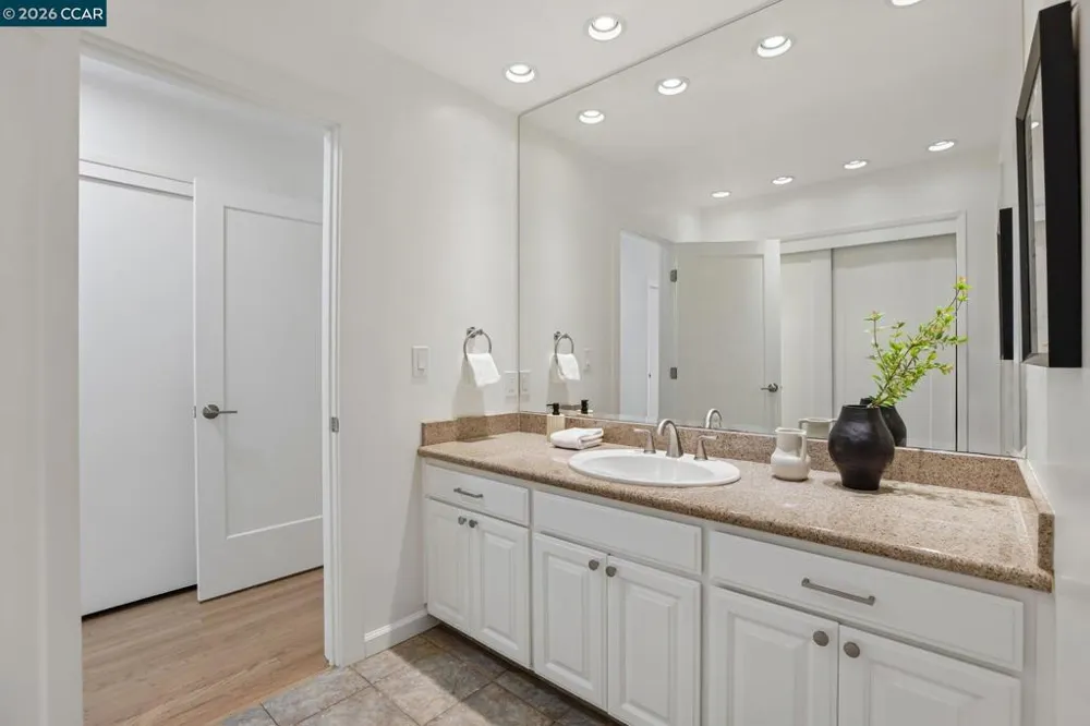 445 Kingsford Dr Moraga, CA 94556