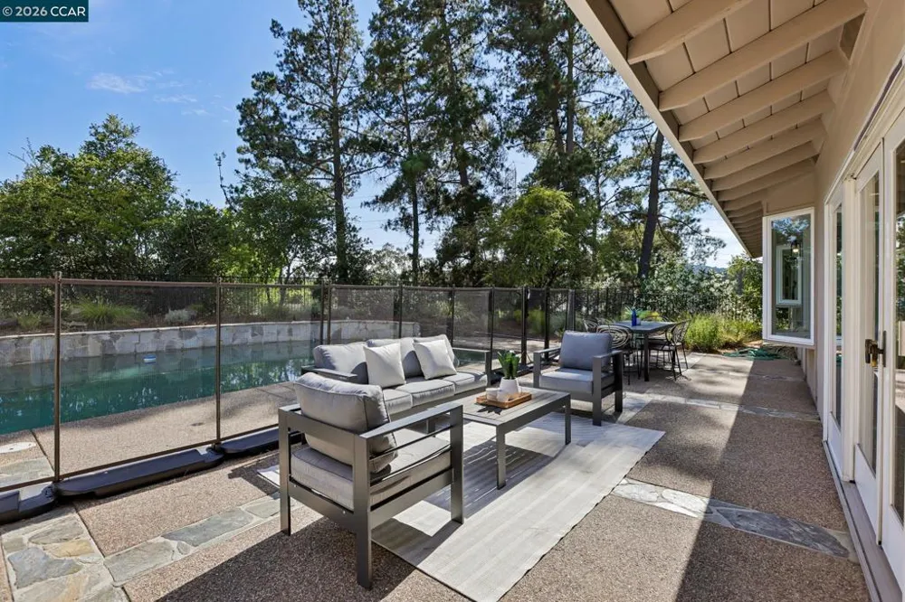 445 Kingsford Dr Moraga, CA 94556