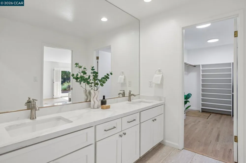 445 Kingsford Dr Moraga, CA 94556