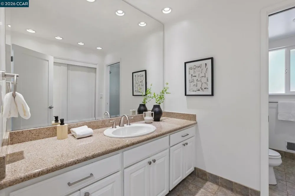 445 Kingsford Dr Moraga, CA 94556