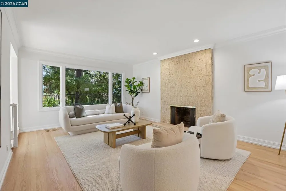 445 Kingsford Dr Moraga, CA 94556