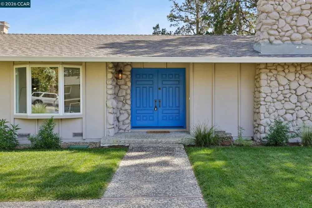 445 Kingsford Dr Moraga, CA 94556