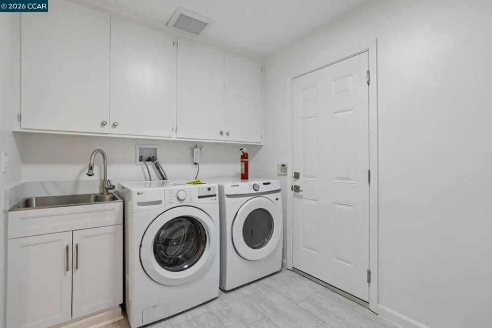 445 Kingsford Dr Moraga, CA 94556