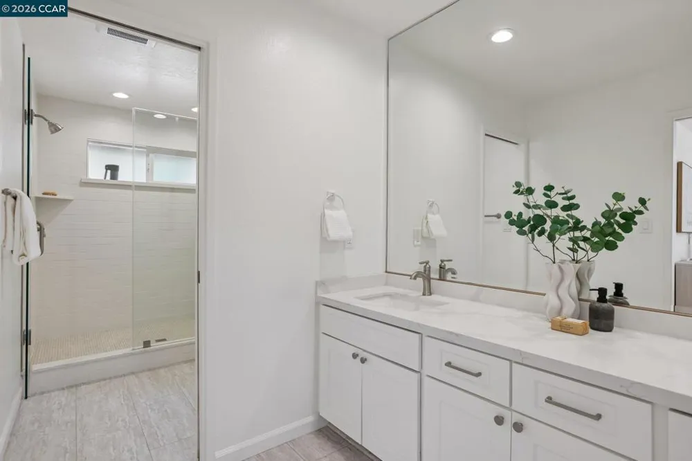 445 Kingsford Dr Moraga, CA 94556