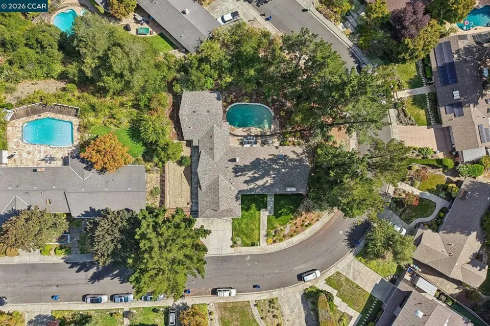 445 Kingsford Dr Moraga, CA 94556