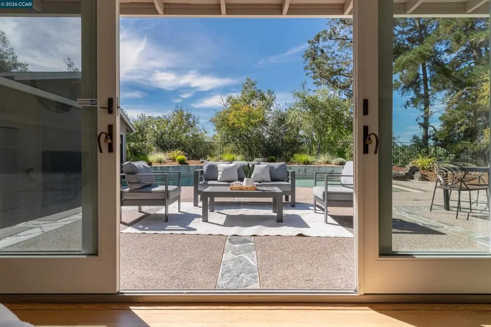 445 Kingsford Dr Moraga, CA 94556