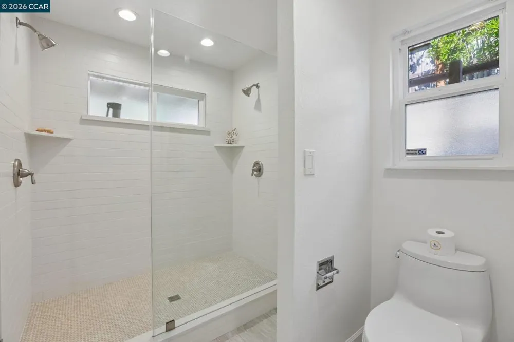 445 Kingsford Dr Moraga, CA 94556