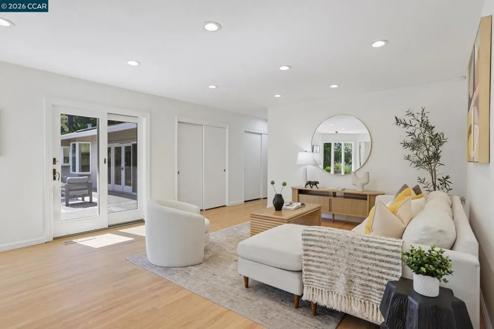 445 Kingsford Dr Moraga, CA 94556