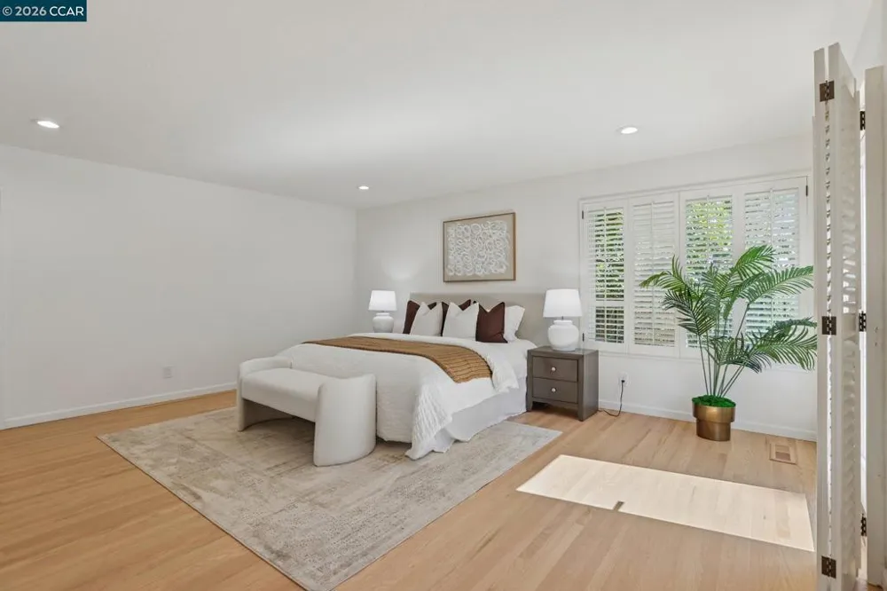 445 Kingsford Dr Moraga, CA 94556