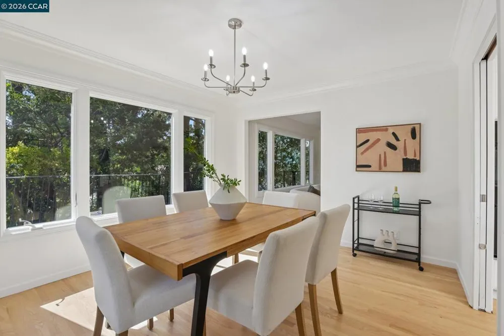 445 Kingsford Dr Moraga, CA 94556