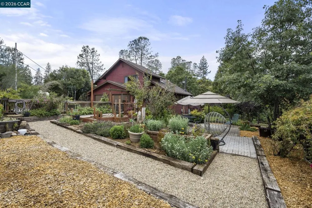 5184 Darby Russell Rd Murphys, CA 95247