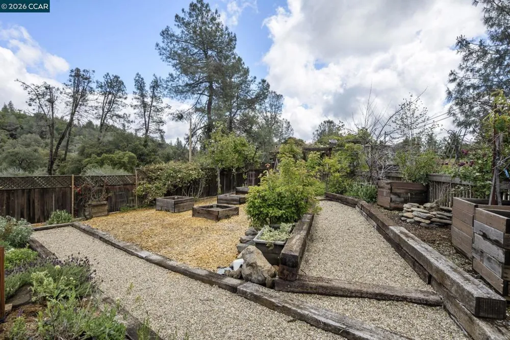 5184 Darby Russell Rd Murphys, CA 95247