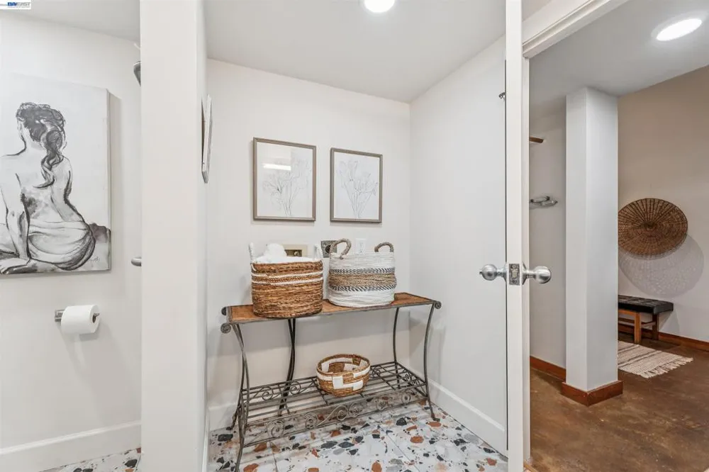247 Fourth Street #405 Oakland, CA 94607