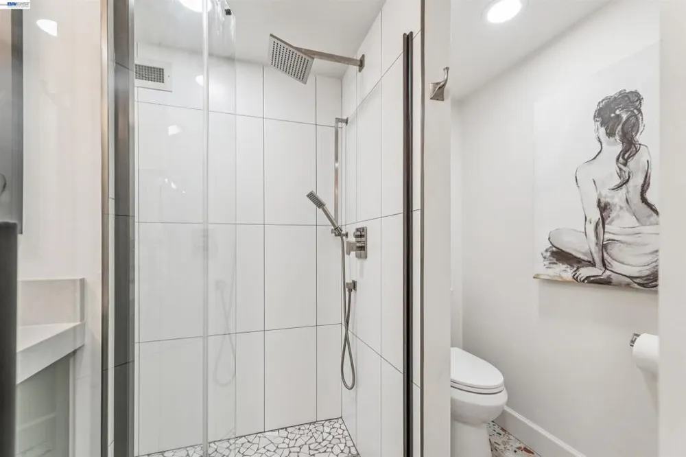 247 Fourth Street #405 Oakland, CA 94607
