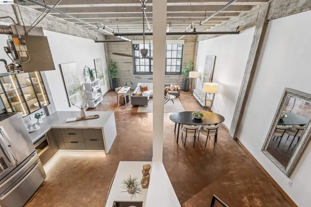 247 Fourth Street #405 Oakland, CA 94607