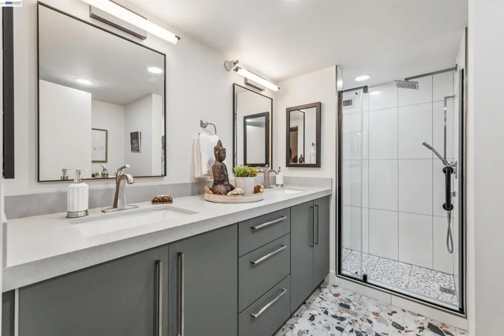 247 Fourth Street #405 Oakland, CA 94607