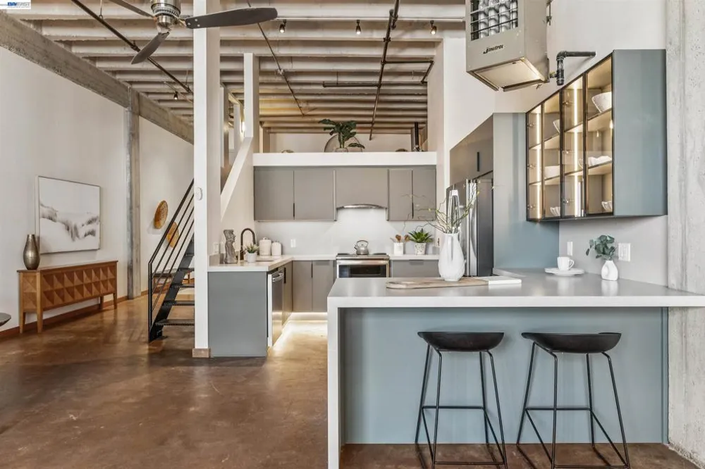 247 Fourth Street #405 Oakland, CA 94607