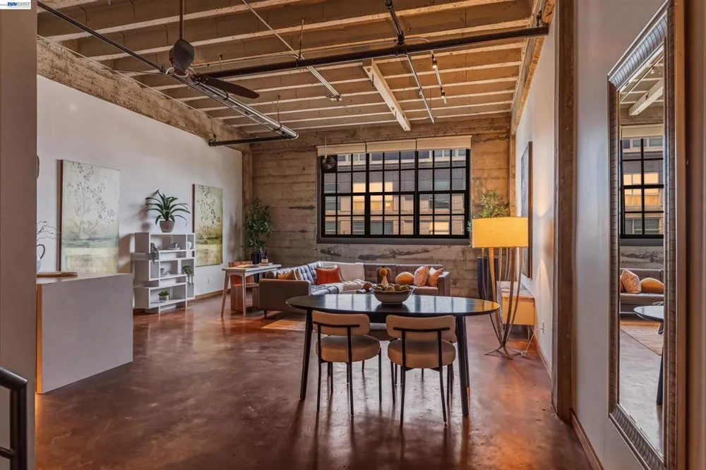 247 Fourth Street #405 Oakland, CA 94607