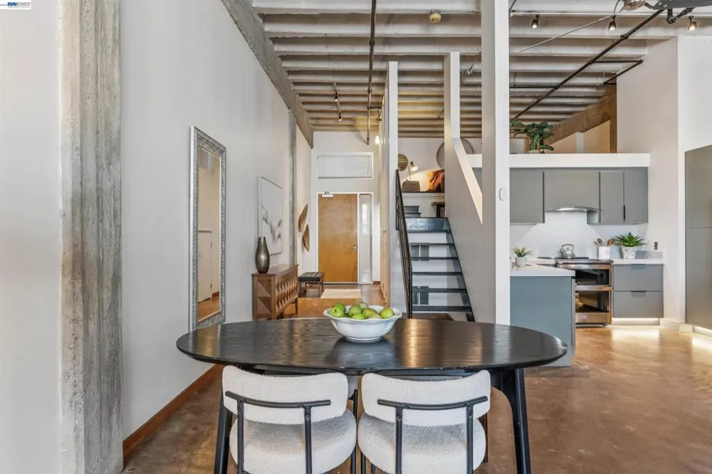 247 Fourth Street #405 Oakland, CA 94607