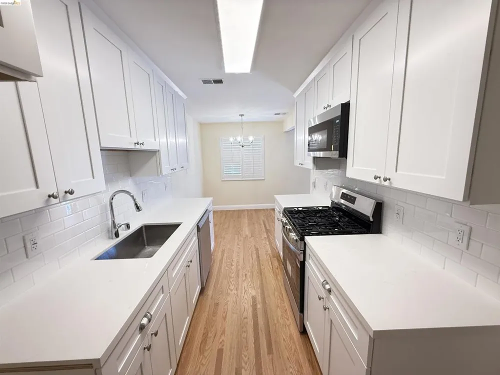 8096 Juniper Ave Newark, CA 94560
