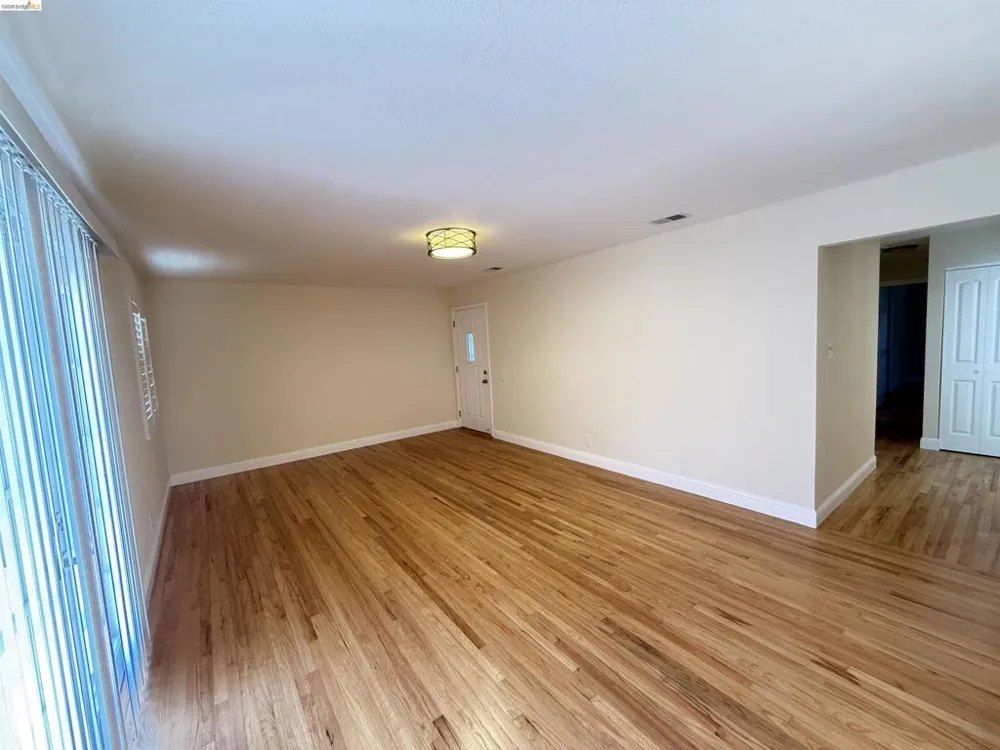 8096 Juniper Ave Newark, CA 94560