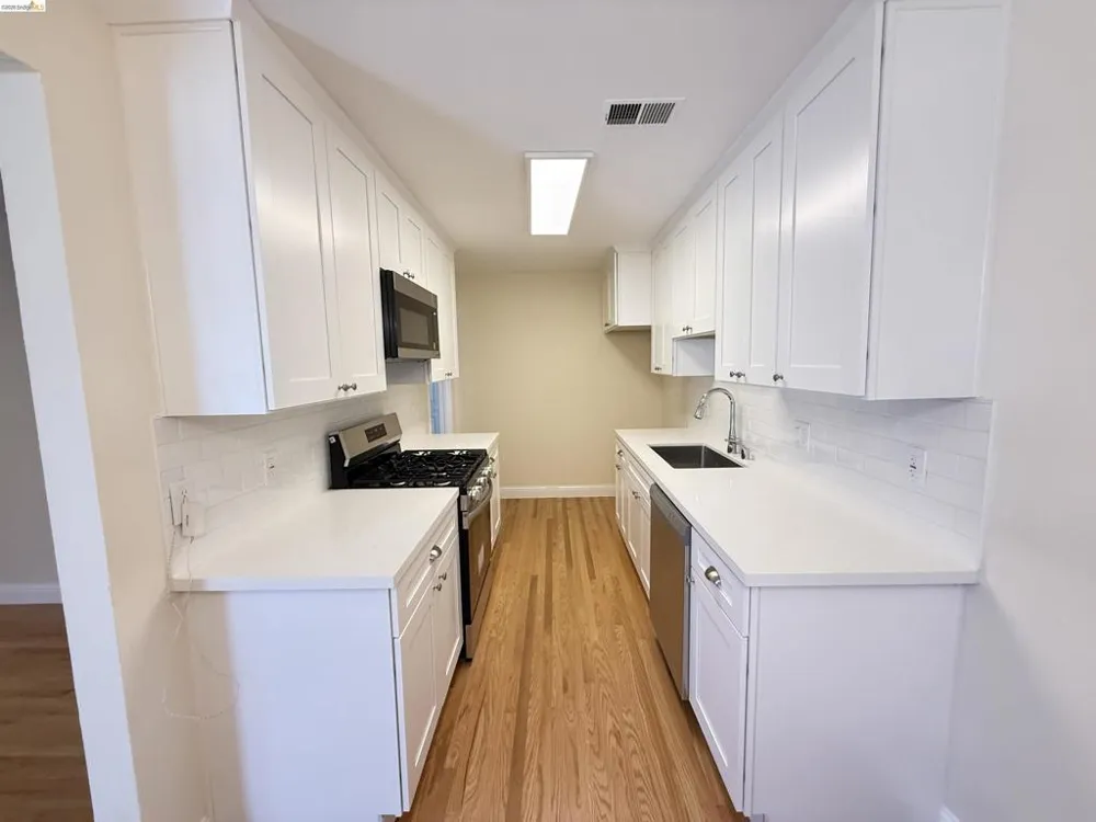 8096 Juniper Ave Newark, CA 94560
