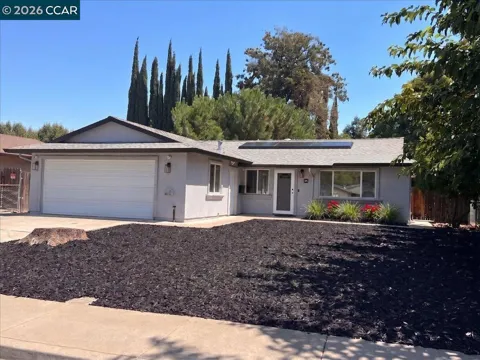 916 Estates Dr