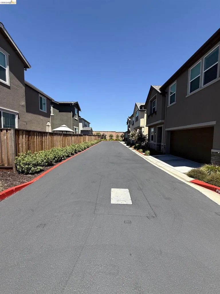 85 Savannah Ln Pittsburg, CA 94565