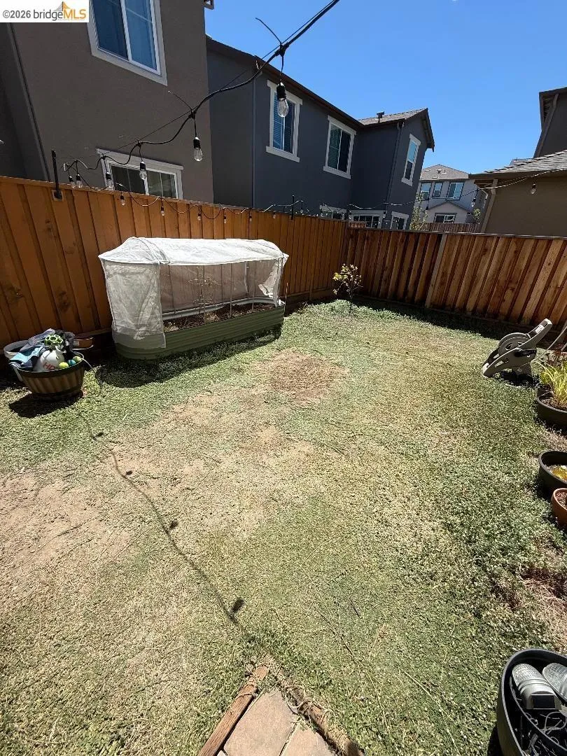 85 Savannah Ln Pittsburg, CA 94565