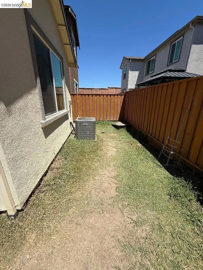 85 Savannah Ln Pittsburg, CA 94565