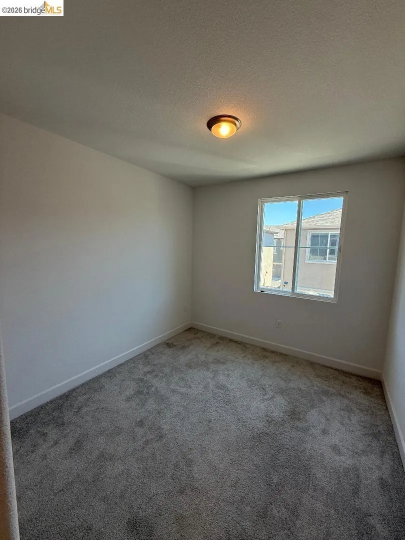 85 Savannah Ln Pittsburg, CA 94565