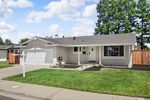 6225 Robin Ct