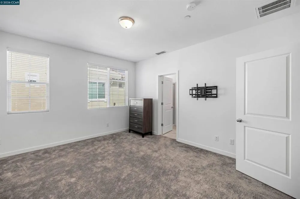 5301 E Commerce Way #58104 Sacramento, CA 95835