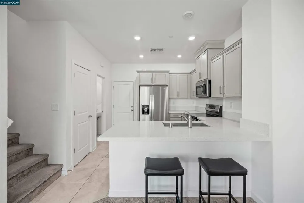 5301 E Commerce Way #58104 Sacramento, CA 95835