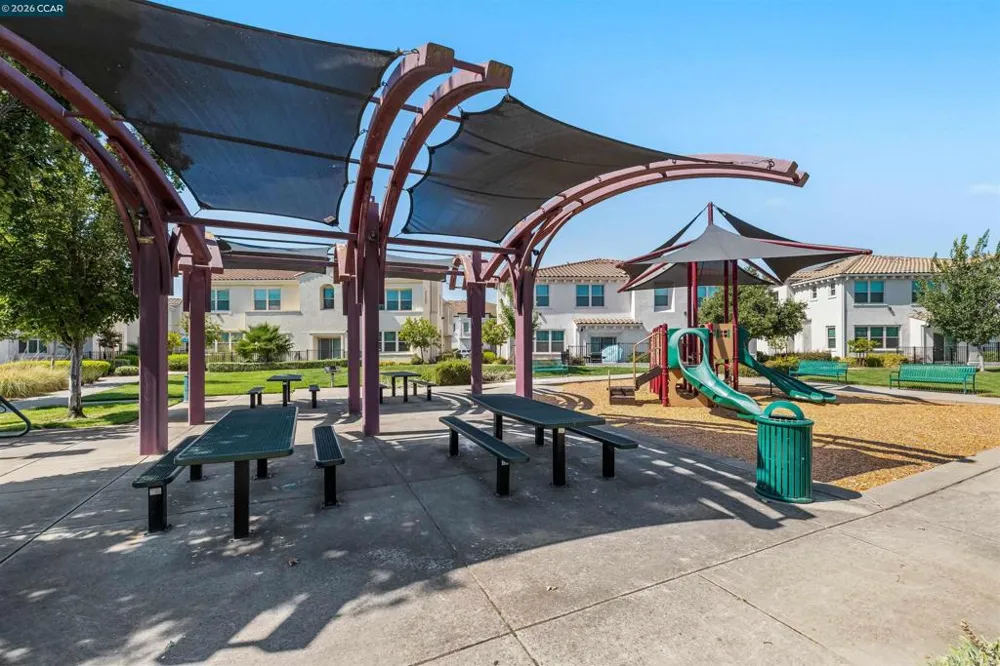 5301 E Commerce Way #58104 Sacramento, CA 95835