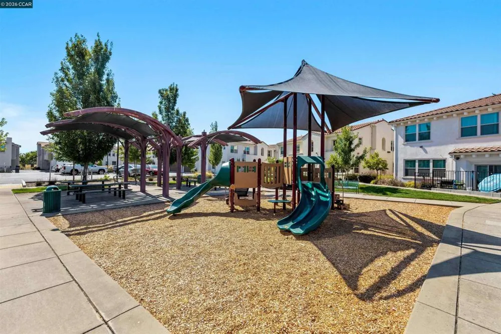 5301 E Commerce Way #58104 Sacramento, CA 95835