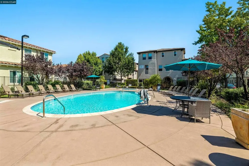 5301 E Commerce Way #58104 Sacramento, CA 95835