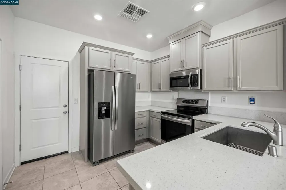 5301 E Commerce Way #58104 Sacramento, CA 95835