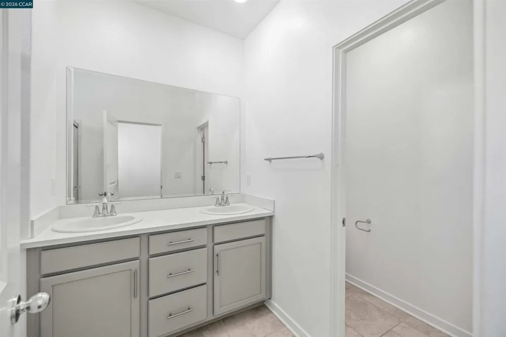 5301 E Commerce Way #58104 Sacramento, CA 95835