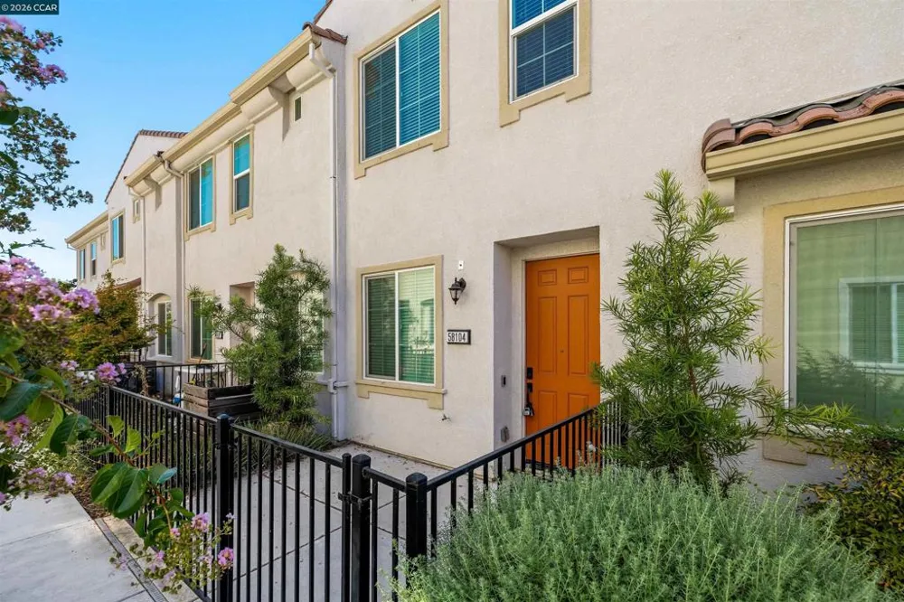 5301 E Commerce Way #58104 Sacramento, CA 95835