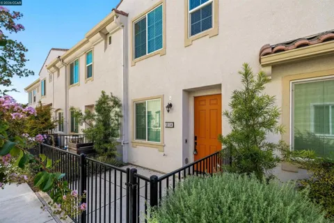 5301 E Commerce Way #58104