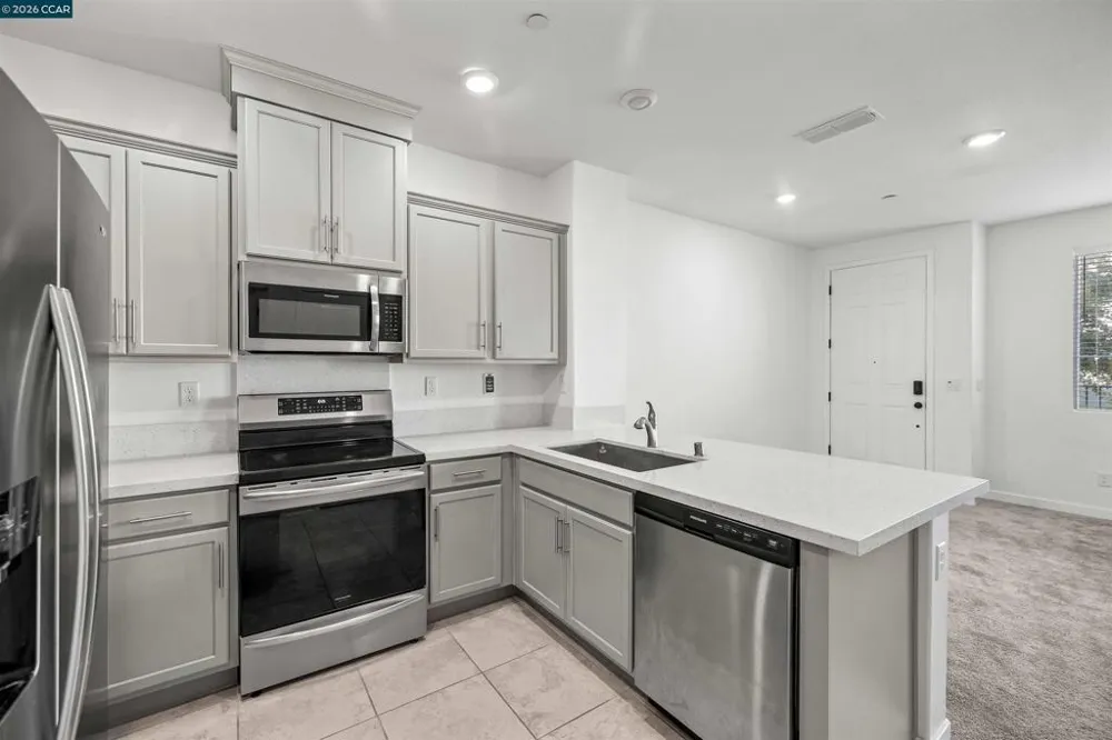 5301 E Commerce Way #58104 Sacramento, CA 95835